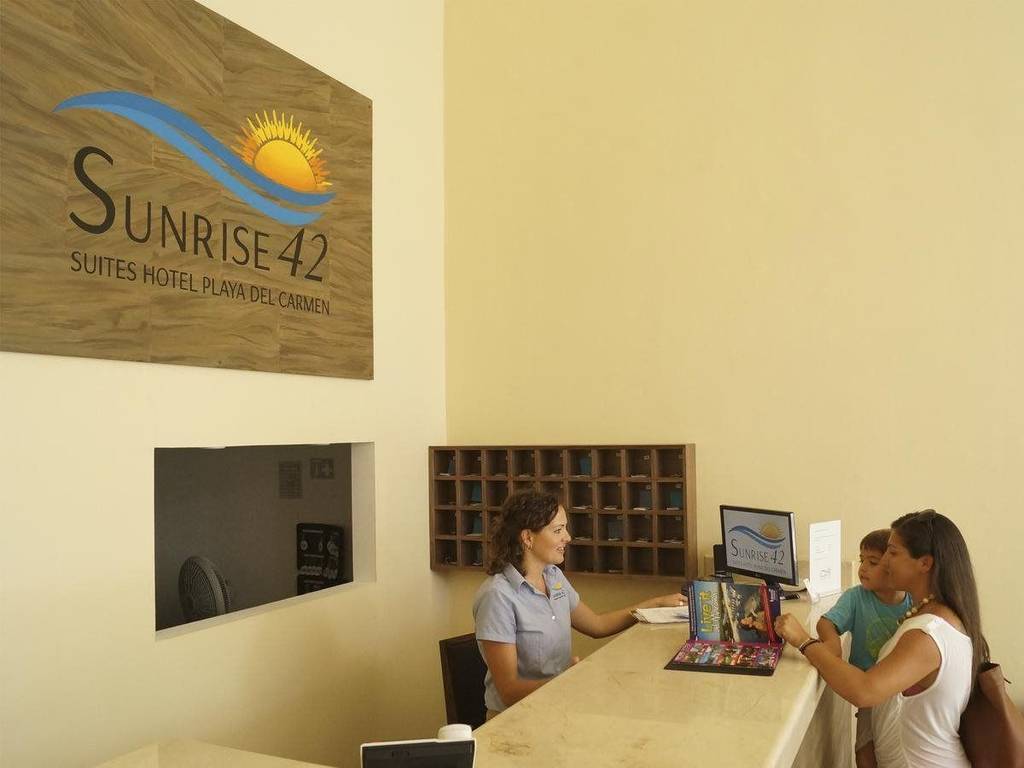 Sunrise 42 Suites Hotel Playa del Carmen Eksteriør billede