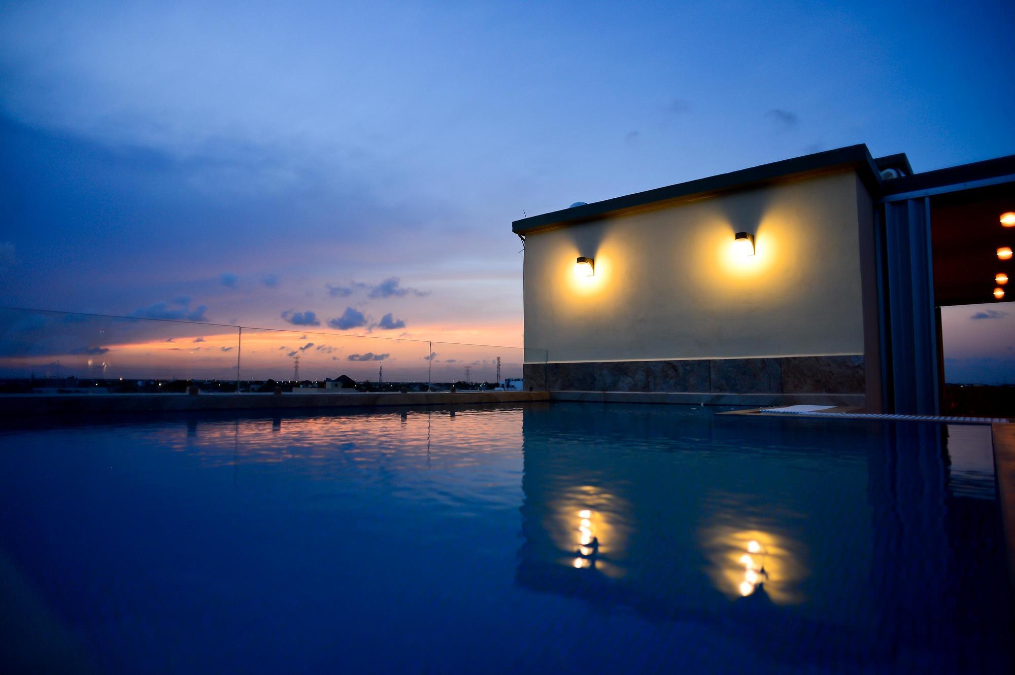 Sunrise 42 Suites Hotel Playa del Carmen Eksteriør billede