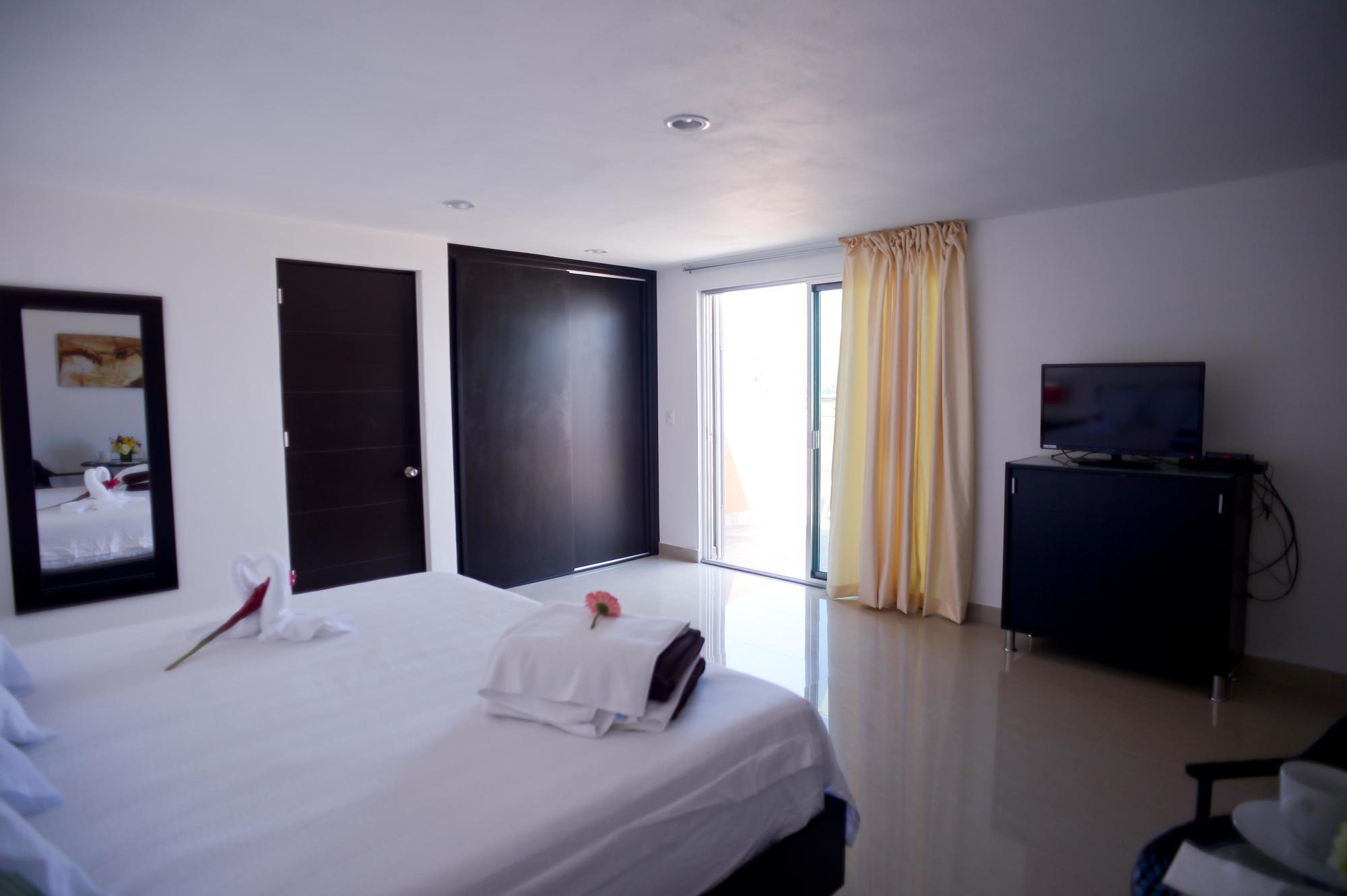 Sunrise 42 Suites Hotel Playa del Carmen Eksteriør billede